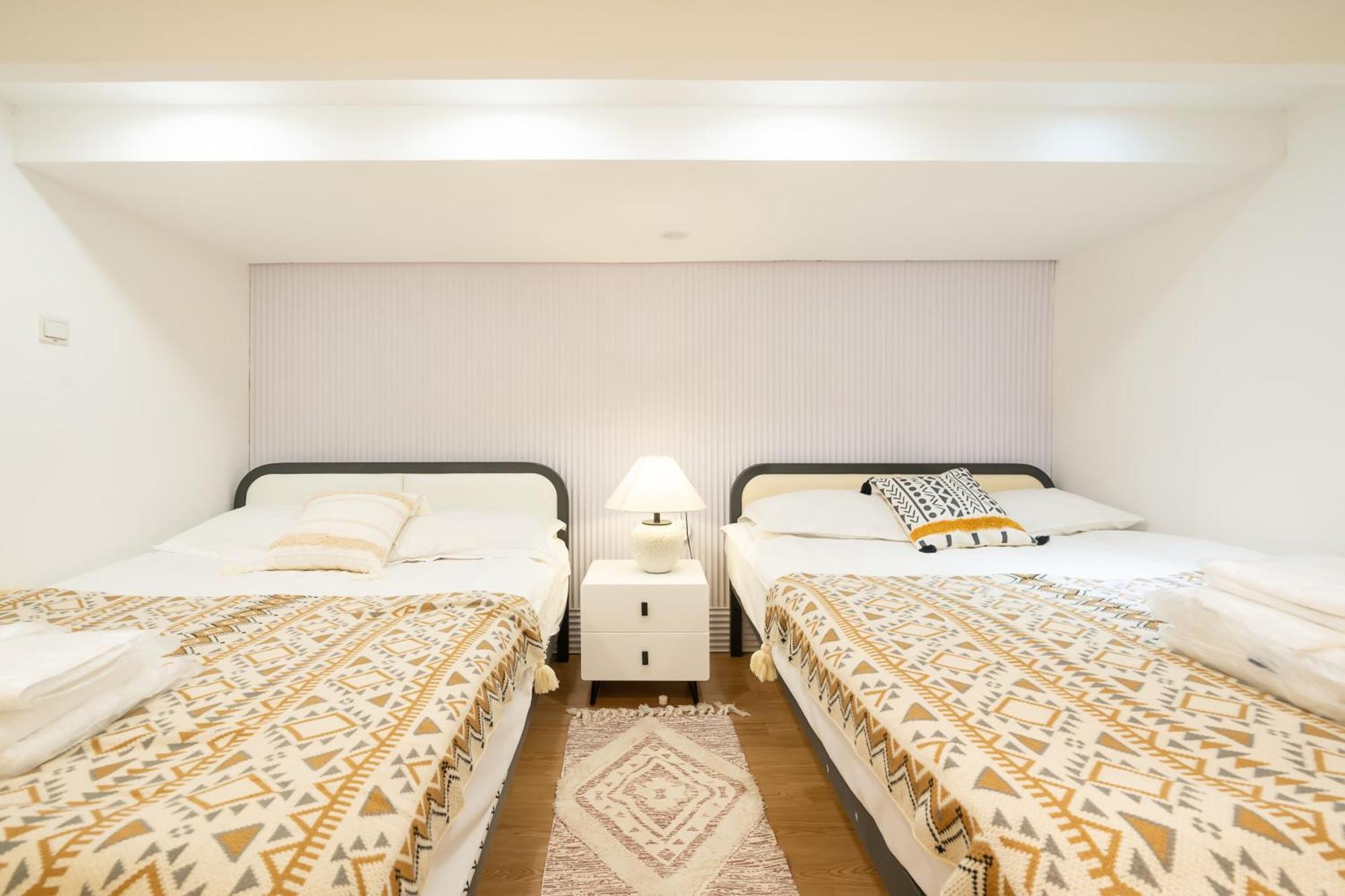 Shanghai Downtown Yi Du B&B - Near South Shaanxi Road Metro Station 600Meters Buitenkant foto